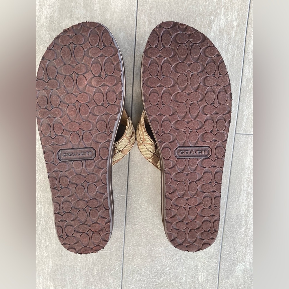 Coach Women's 8.5 Brown Signature Flip Flops - Picture 2 of 6